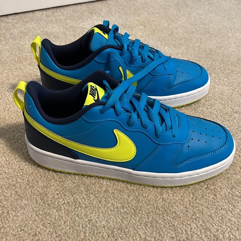 Nike Court Borough Low 2  - size Y7